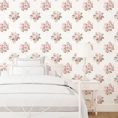 Secret Garden Floral Bouquet Design 33' L x 21" W Wallpaper Roll — White,Pink