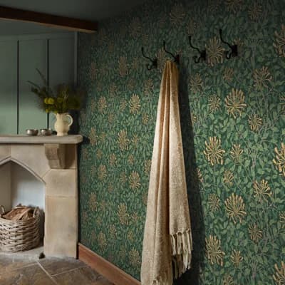 William Morris Honeysuckle Verde Wallpaper — Dark Green