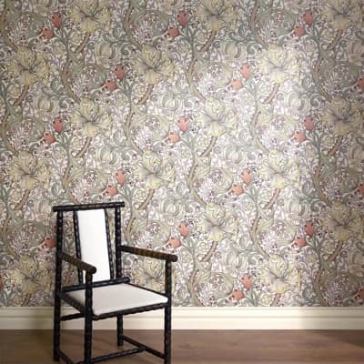 GOLDEN LILY Wallpaper - Cirrus 9'10" - full height wallpaper — Cirrus